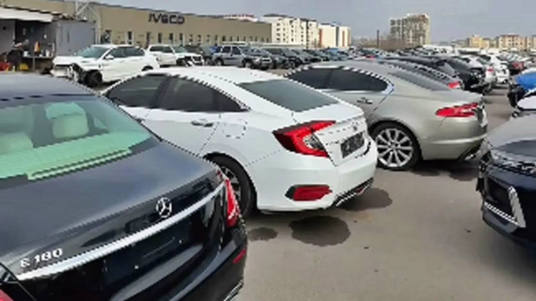 Sanayicilerin ve galericilerin uğrak noktası: En ucuz arabalar burada! Fiyatlarını görenler gözlerine inanamadı 2